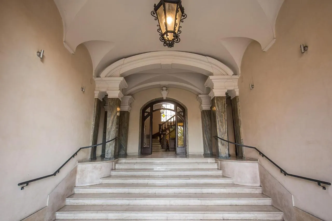 Palazzo Marescalchi Belli, Vicino Piazza Di Spagna Roma
