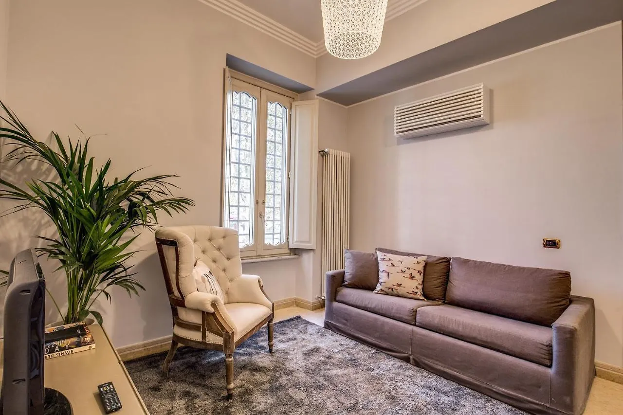 Palazzo Marescalchi Belli, Vicino Piazza Di Spagna Roma Apartamento