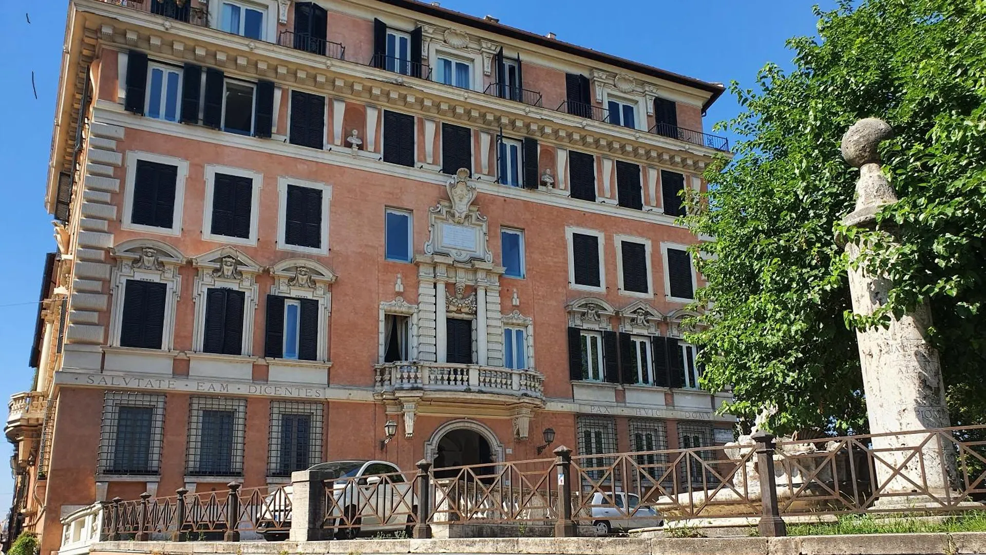 Palazzo Marescalchi Belli, Vicino Piazza Di Spagna Roma